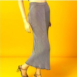 Itariya B/W Slinky Maxi Skirt Front Side
Slit Back Pockets Size 2